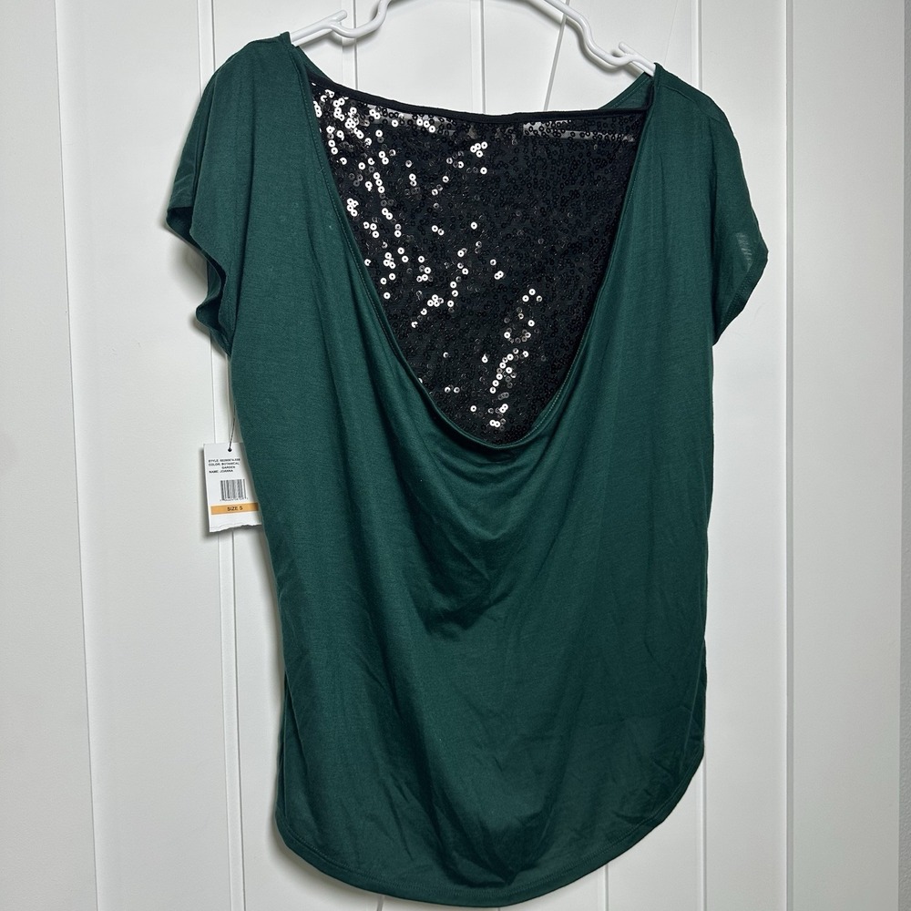 Jessica Simpson Women's Green Top Short Sleeve Sequins Back Size Small NWT - Picture 7 of 9